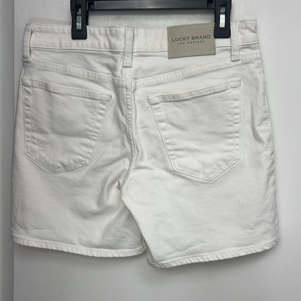 74.,Lucky brand white denim Mid Rise short “Ava” Sz. 6/28, 6”inseam, 9“rise, EUC - Picture 4 of 10